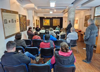 Socavón de Reñaca: Director de Serviu Valparaíso se reunió con representantes de 6 edificios y junta de vecinos de Cochoa