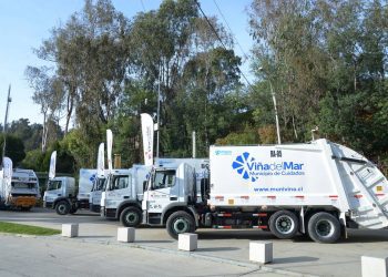 MUNICIPIO DE VIÑA DEL MAR CONCRETA LLEGADA DE 10 NUEVOS CAMIONES DE BASURA PARA MEJORAR SERVICIO DE LIMPIEZA EN LA CIUDAD