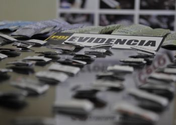 Detenidos por la PDI vendían droga en cercanías de cementerio de Valparaíso