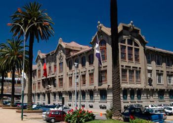 Universidad Católica de Valparaíso no logra revertir condena por despido injustificado de trabajadora