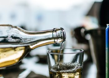 Nutricionista destaca nuevo etiquetado de bebidas alcohólicas para grupos de riesgo