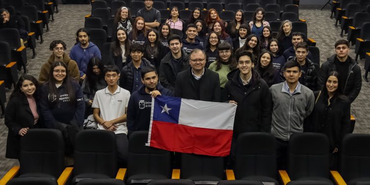 Cuarenta y nueve estudiantes de pregrado UV cursarán estudios en 21 instituciones del extranjero