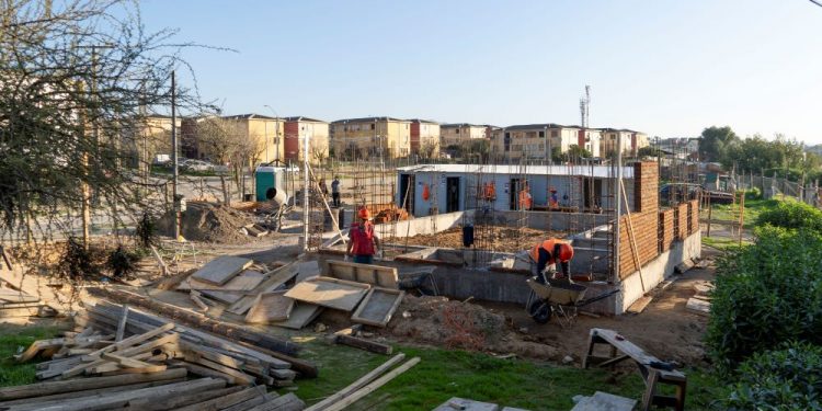 Villa El Mirador de Quilpué tendrá nuevo Centro Comunitario: Alcaldesa Melipillán visitó avance de obras