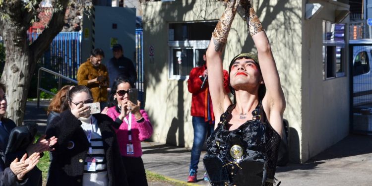 Mes del Orgullo LGBTIQ+: Campus San Felipe es la primera sede de la UPLA en izar bandera de la diversidad