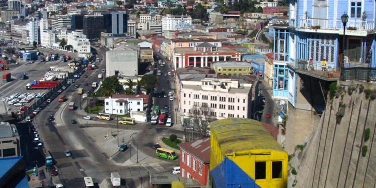 Alcalde de Valparaíso pide al Gobierno destinar partida presupuestaria para recuperar ascensores