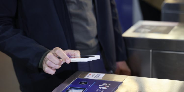 Aumenta el uso de tarjetas de crédito y débito, billeteras electrónicas y dispositivos inteligentes como medios de pago en Tren Limache-Puerto