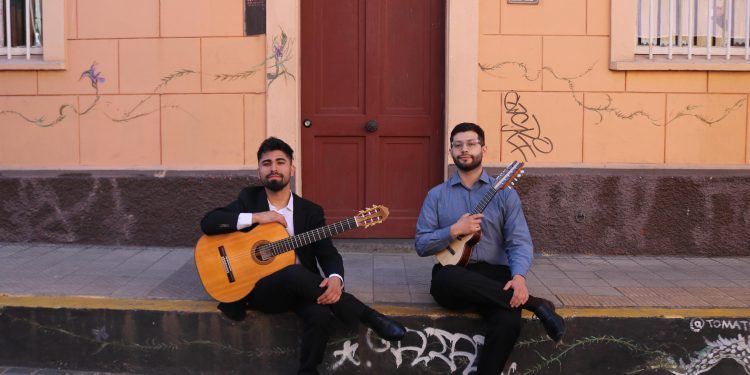 Devenires Dúo acompañarán exposición de Ernesto Banderas en Sala Viña del Mar