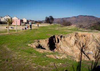 Municipio Abierto de Quilpué inicia trabajos de mitigación en el socavón del sector de Botania