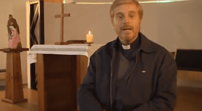 Ex sacerdote Marcelo Catril fue denunciado por presunta vandalización de JVV Guzmán de Achupallas