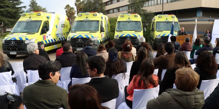 Gobierno Regional de Valparaíso entregó ambulancias de alta complejidad para el Servicio de Salud Aconcagua