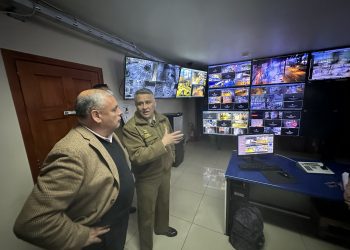 Gobernador Regional se reúne con Jefe de la V Zona de Carabineros para afianzar trabajo colaborativo en materia de seguridad pública