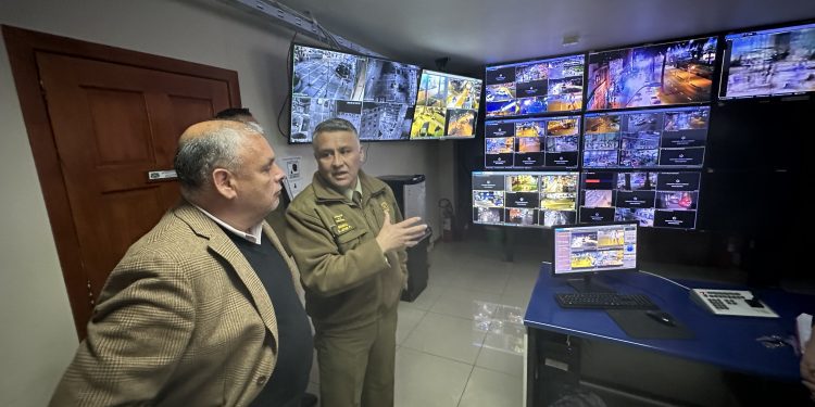 Gobernador Regional se reúne con Jefe de la V Zona de Carabineros para afianzar trabajo colaborativo en materia de seguridad pública