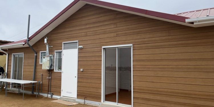 Realizan entrega de la primera vivienda definitiva tras incendios en Región de Valparaíso