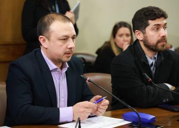 Diputados Cuello y Santana exigen la disolución de la Asociación de AFPs