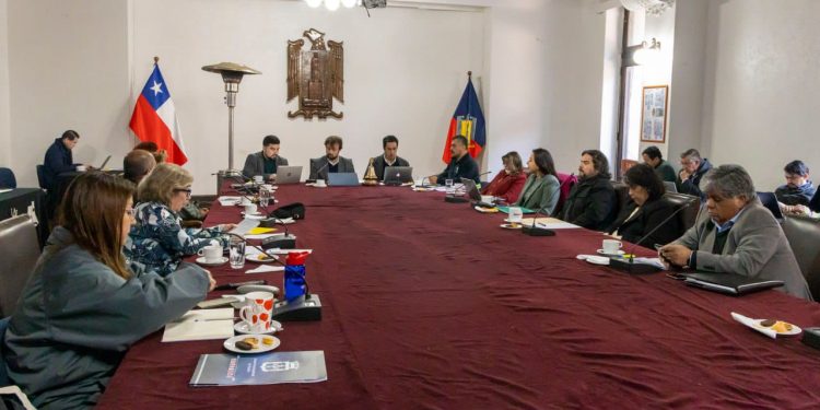 Municipio porteño interpuso recurso de protección contra Chilquinta por falta de suministro en alumbrado público