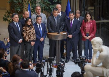 Bancada de diputados RN presenta comisión investigadora para esclarecer irregularidades en listas de espera