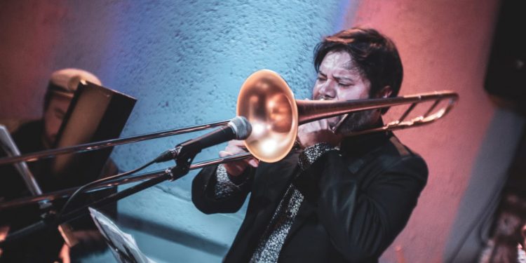 José Moraga tocará jazz en Liceo Guillermo Rivera Cotapos