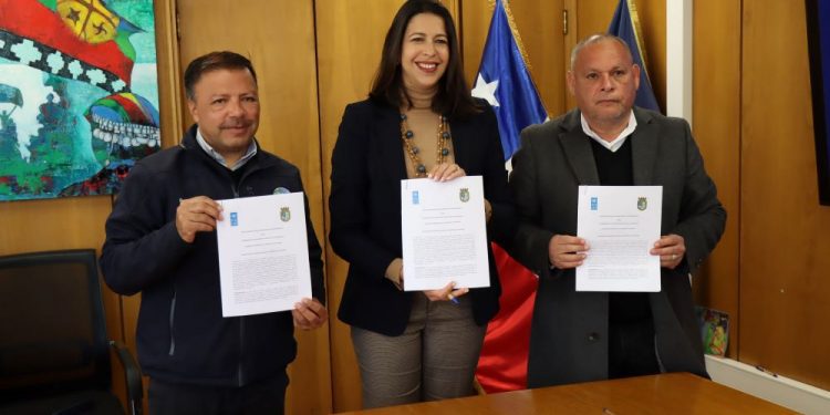 Gobierno Regional de Valparaíso firma acuerdo con PNUD y Asociación de Municipalidades de la región para actualizar planes de reducción de riesgos de desastres