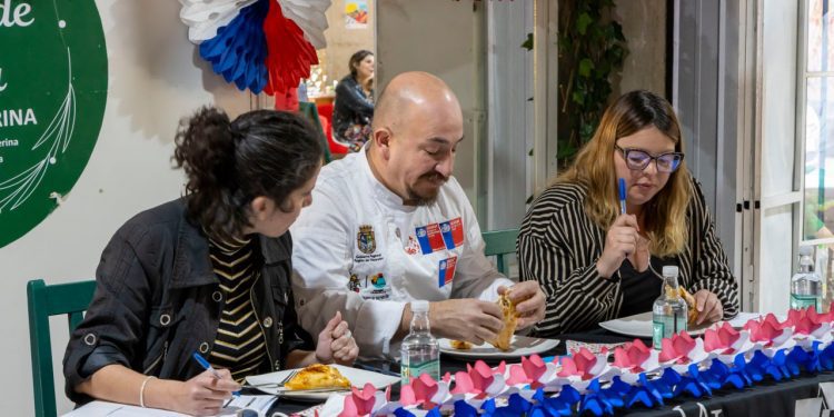 Microempresas familiares de Placilla y Playa Ancha se condecoraron como las Mejores Empanadas de Valparaíso 2024
