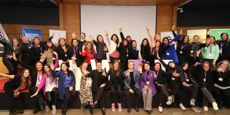 Mujeres de la Región de Valparaíso se preparan para ser líderes en el sector energético