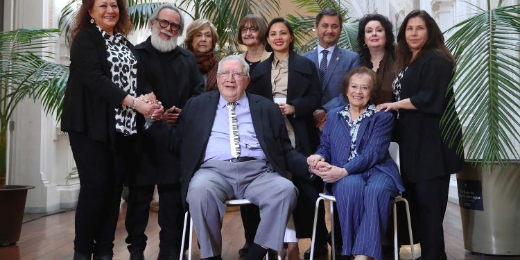 Un feliz y emocionado Valentín Trujillo recibe el Premio Nacional de Artes Musicales 2024