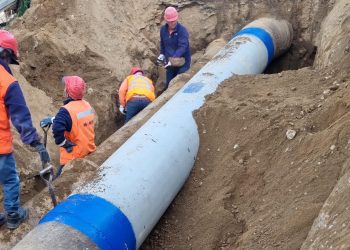Esval finaliza reparación de impulsión Ramaditas y apoya a vecinos afectados por rotura