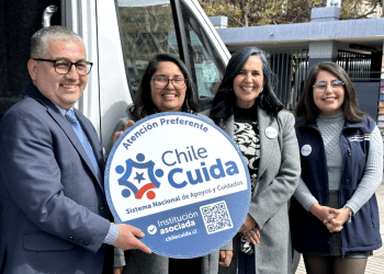 Registro Civil anuncia prestaciones prioritarias a personas cuidadoras y recibe sello “Chile Cuida”