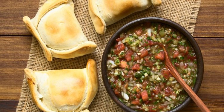 “El pebre chileno: Historia y propiedades nutricionales de un infaltable en fiestas patrias”