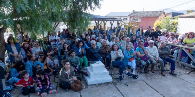 Personas mayores se presentarán junto al actor y músico Daniel Muñoz en el proyecto “Cantando a la vida”