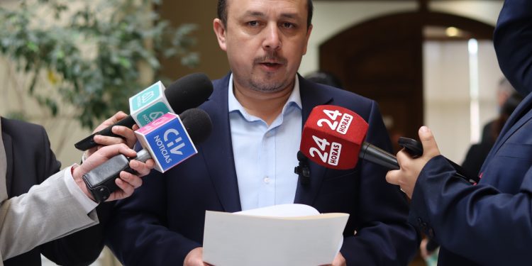 Diputado Cuello envía cuestionario a Matthei para que responda si consideró rol de Guerra en caso Penta para contratarlo