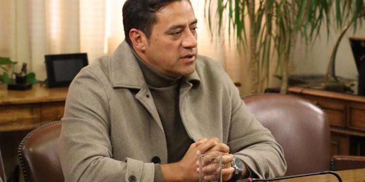 Diputado Teao solicita que segunda brigada de CONAF en Rapa Nui opere de forma permanente tras incendio en el Parque Nacional