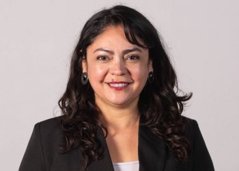 Pilar Espinoza lidera la carrera para convertirse en concejala de Valparaíso con amplio respaldo ciudadano y político