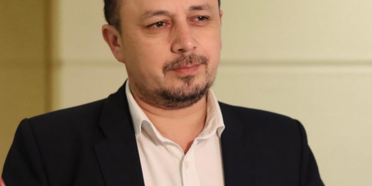 Diputado Cuello presenta proyecto para establecer día de descanso post elecciones para vocales de mesa