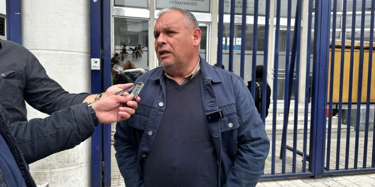 Rodrigo Mundaca presenta querella contra candidato Francesco Venezian por injurias graves