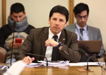 Diputado Mauro González solicita medidas contra estafas por partes falsos en parabrisas