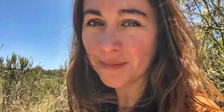 Carolina Paredes: El dibujo ha sido mi medio para experimentar la belleza y encontrar significado en lo que me rodea