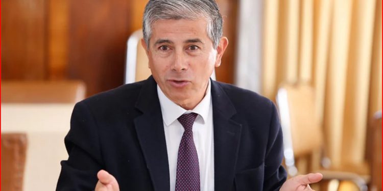 Manuel Millones firma declaración del Partido Social Cristiano en apoyo a María José Hoffmann