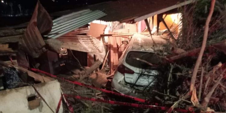 Conductor en estado de ebriedad choca contra una casa en Quillota y deja una persona fallecida