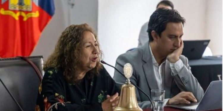 Alicia Zúñiga asume como alcaldesa de Valparaíso, tras votación del Concejo Municipal