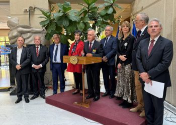 Parlamentarios de manera transversal, abogados y ex embajadores valoran la decisión de la Corte Penal Internacional que emitió orden de detención contra Netanyahu