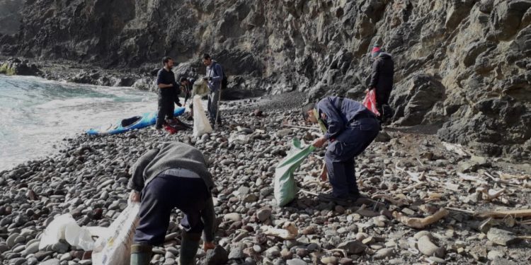 Contraloría advierte incumplimientos en proyecto de residuos en Juan Fernández por $75 millones