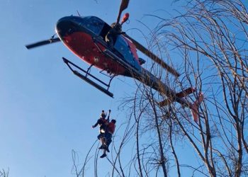 Helicóptero de la Armada rescata a nueve personas desde el río Aconcagua en La Cruz