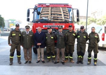 Gobierno Regional de Valparaíso hizo entrega a bomberos de Puchuncaví un nuevo carro para enfrentar emergencias forestales