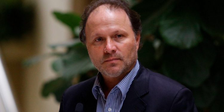 Senador Alfonso de Urresti (PS) califica de frescura la fórmula de devolución de las Isapres por cobros excesivos