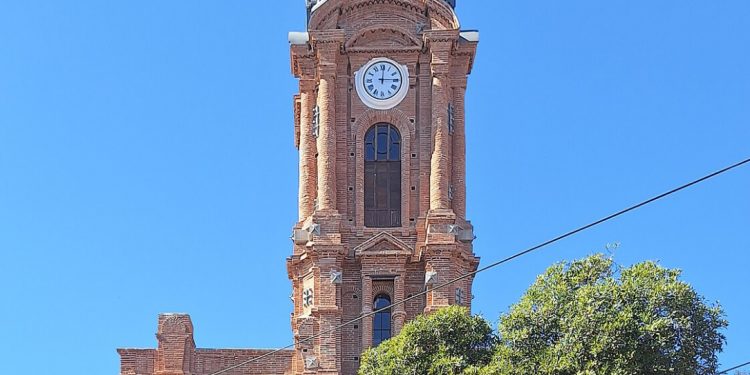 Reconstrucción de la Iglesia San Francisco del cerro Barón gana Premio Aporte Urbano 2024