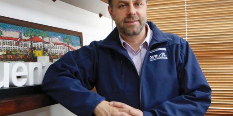 Germán Codina renunció a alcaldía de Puente Alto para postular al Congreso