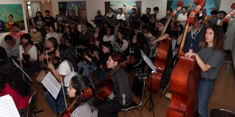 La Orquesta Estudiantil Sergio Leiva prepara su Gran Concierto de Navidad con más de 100 músicos en el escenario