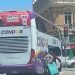 Graban a pareja robando maletas desde bus en movimiento en pleno centro de Valparaíso