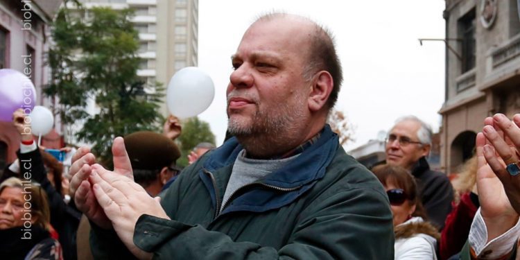 Tras discusión con ambulantes hombre muere apuñalado en Estación Central