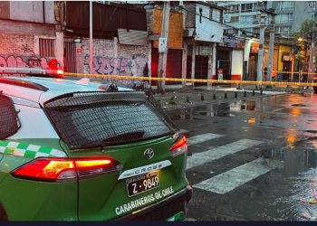 Tras discusión con ambulantes hombre muere apuñalado en Estación Central